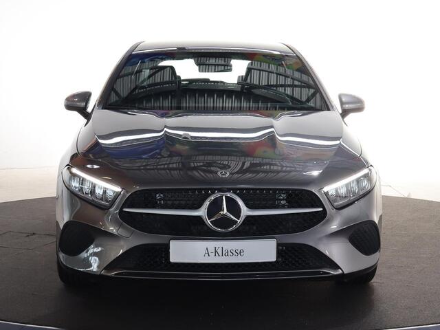 Mercedes-Benz A-KLASSE 180 Star Edition | Voorstoelen verwarmd | Achteruitrijcamera | LED-koplampen