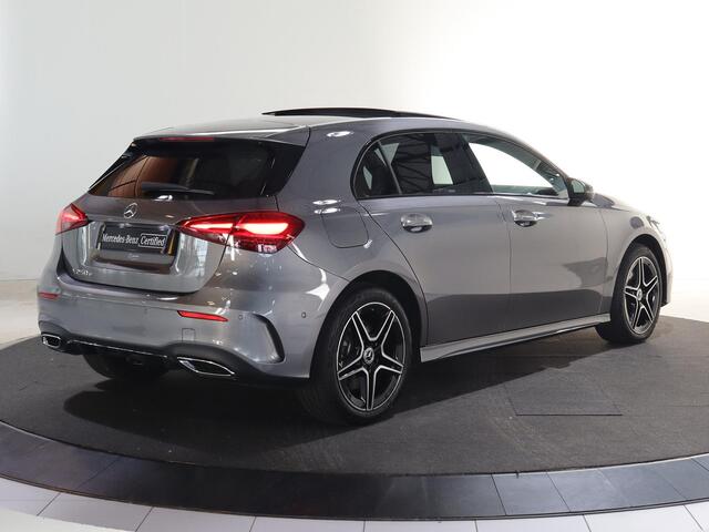 Mercedes-Benz A-KLASSE 250e Business Solution AMG | Panoramaschuifdak | Night | Multibeam Led | Achteruitrijcamera | Afneembare trekhaak |