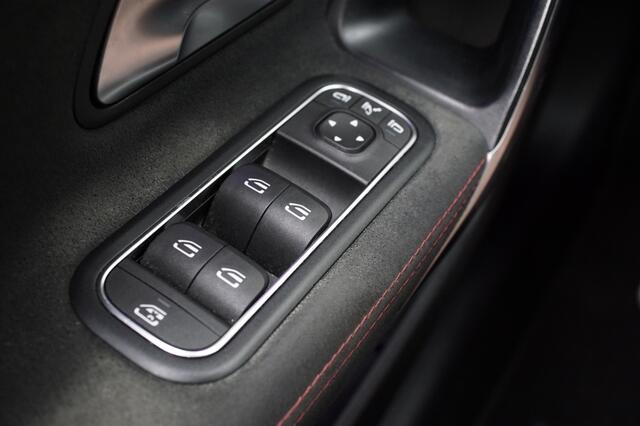 Mercedes-Benz A-KLASSE 200 Bns Sol. AMG Upg
