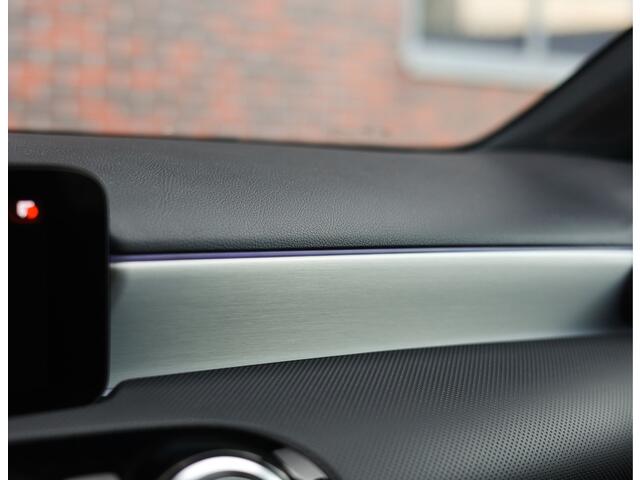 Mercedes-Benz A-KLASSE 250 e AMG Line | Pano - Camera - ACC