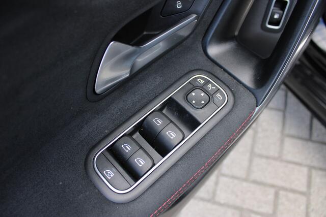 Mercedes-Benz A-KLASSE 250 e AMG Line Sfeerverlichting Camera Stoelverwarming
