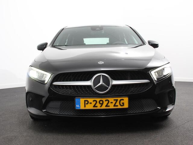 Mercedes-Benz A-KLASSE 200 163pk Automaat Advantage Proressive Style Navigatie Virtual Cockpit Climate control Half leder Camera Parkeer Sensoren Lichtmetalen Velgen Cruise Control Stoelverwarming