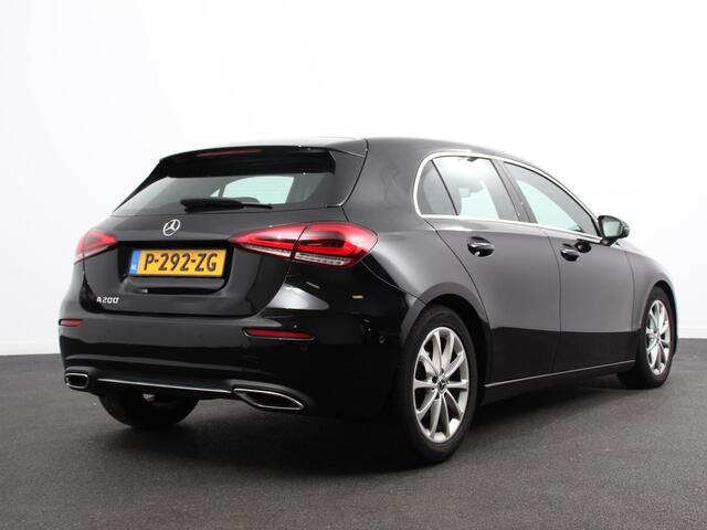 Mercedes-Benz A-KLASSE 200 163pk Automaat Advantage Proressive Style Navigatie Virtual Cockpit Climate control Half leder Camera Parkeer Sensoren Lichtmetalen Velgen Cruise Control Stoelverwarming
