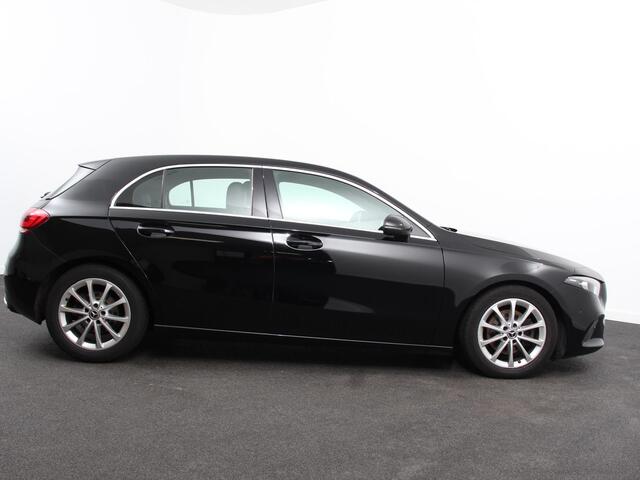 Mercedes-Benz A-KLASSE 200 163pk Automaat Advantage Proressive Style Navigatie Virtual Cockpit Climate control Half leder Camera Parkeer Sensoren Lichtmetalen Velgen Cruise Control Stoelverwarming