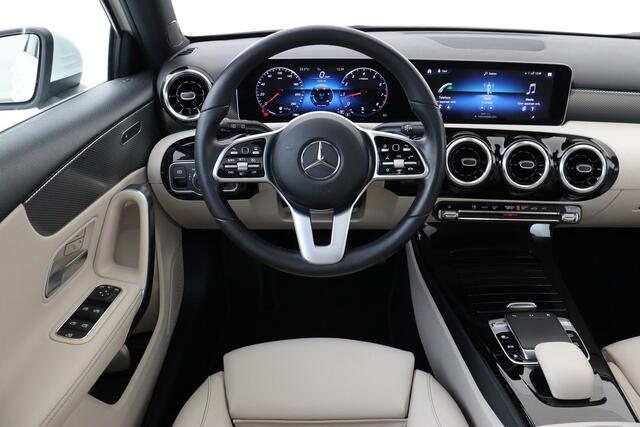 Mercedes-Benz A-KLASSE 200 -PANO.DAK|CAMERA|LEDER|KEYLESS|CARPLAY|PROGRESSIVE|STOELVERW.|18"