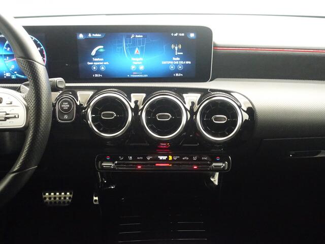 Mercedes-Benz A-KLASSE AMG Night Edition Aut- NAP 68dkm, Keyless, Stoelverwarming, Camera, Park Assist