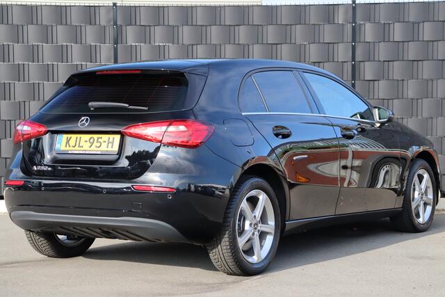 Mercedes-Benz A-KLASSE 250 e Business Line PHEV | Adap. Cruise | Stoelverwarming | Camera | Carplay