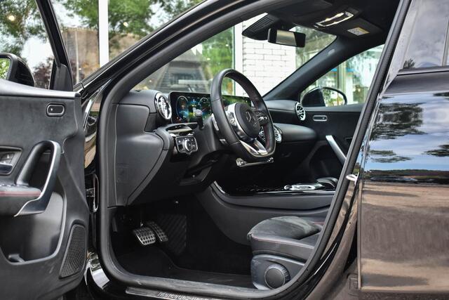 Mercedes-Benz A-KLASSE 200 Business Solution AMG Upgrade Aut. Camera Stoelverwarming Xenon/LED 18"LMV