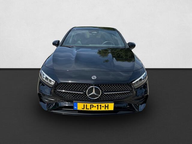 Mercedes-Benz A-KLASSE 200 AMG Line CRUISE ADAPT / CAMERA / STOEL VERW. / SFEERVERLICHTING / NAVI