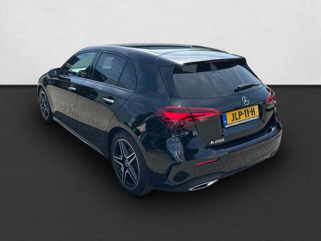 Mercedes-Benz A-KLASSE 200 AMG Line CRUISE ADAPT / CAMERA / STOEL VERW. / SFEERVERLICHTING / NAVI