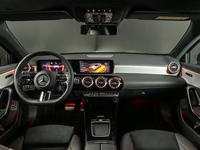 Mercedes-Benz A-KLASSE Hatchback 250 e Business Solution AMG Panorama dak