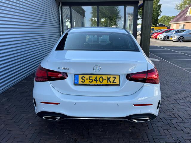 Mercedes-Benz A-KLASSE 180 AMG Line