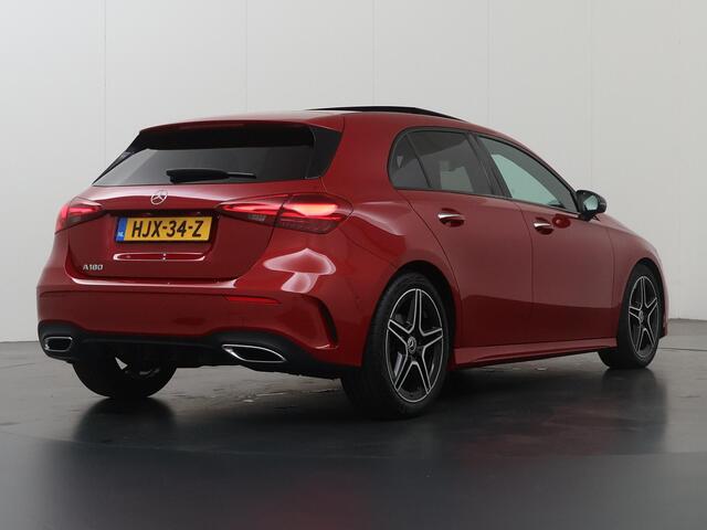 Mercedes-Benz A-KLASSE 180 Business Solution AMG | Night | Panoramadak | Multibeam | Widescreen | Achteruitrijcamera | Sfeerverlichting | Stoelverwarming |