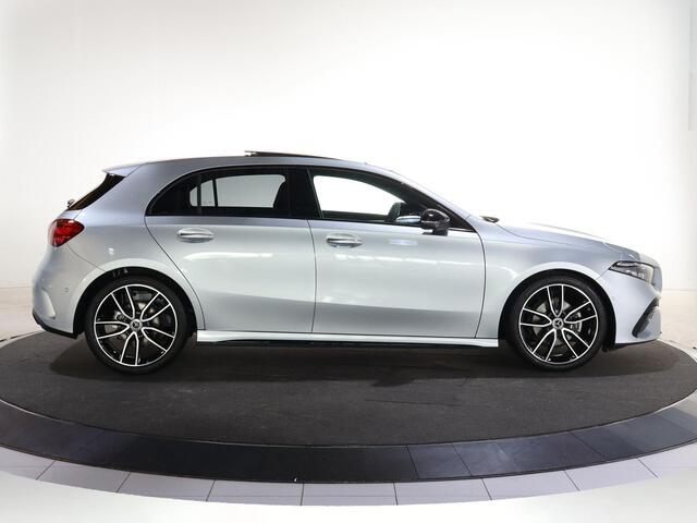 Mercedes-Benz A-KLASSE 180 Business Solution AMG | Trekhaak | Panoramaschuifdak | AMG Line Plus pakket | 19"AMG-velgen | Head-up display | Dodehoekassistent |