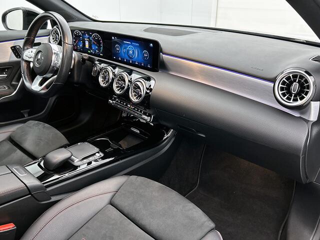 Mercedes-Benz A-KLASSE 250 e Business Solution AMG Limited | Panoramadak | Achteruitrijcamera | Trekhaak | Multibeam Koplampen | Inclusief 24 maanden MB Certified garantie voor Europa.