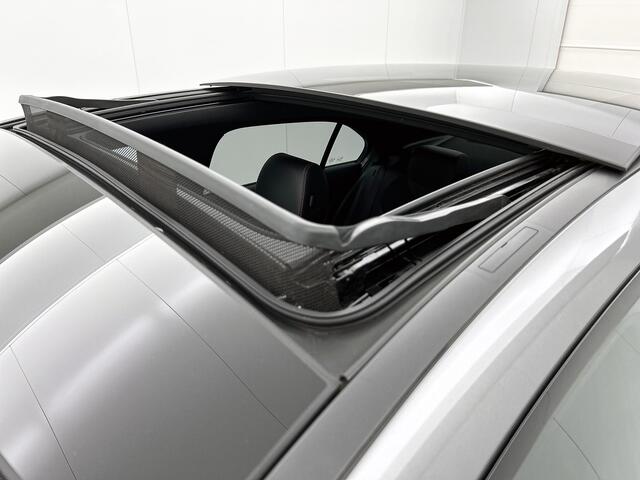 Mercedes-Benz A-KLASSE 250 e Business Solution AMG Limited | Panoramadak | Achteruitrijcamera | Trekhaak | Multibeam Koplampen | Inclusief 24 maanden MB Certified garantie voor Europa.