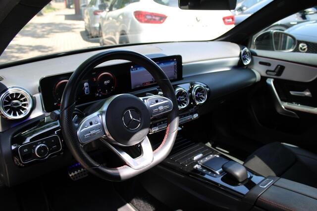 Mercedes-Benz A-KLASSE 180 AMG Limo | pakket | Panorama | Multibeam LED