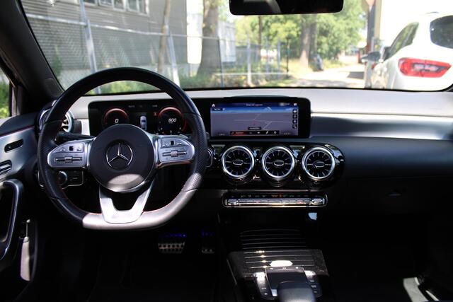 Mercedes-Benz A-KLASSE 180 AMG Limo | pakket | Panorama | Multibeam LED