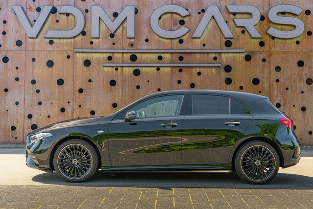 Mercedes-Benz A-KLASSE 250 e Premium Plus | AMG | Night | Memory | 360 | Panorama | CarPlay | Vol |