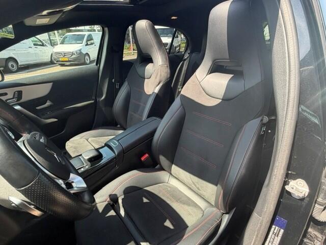 Mercedes-Benz A-KLASSE 180 Business Solution AMG l Panoramadak l Sfeerverlichting l Nightpakket l MBUX l Camera l Stoelverwarming l