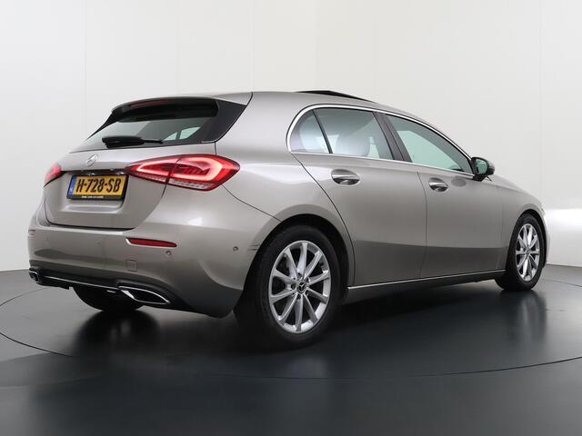 Mercedes-Benz A-KLASSE 180 Business Solution Luxury | Panoramadak| Memorypakket | Zwart leder | Sfeerverlichting