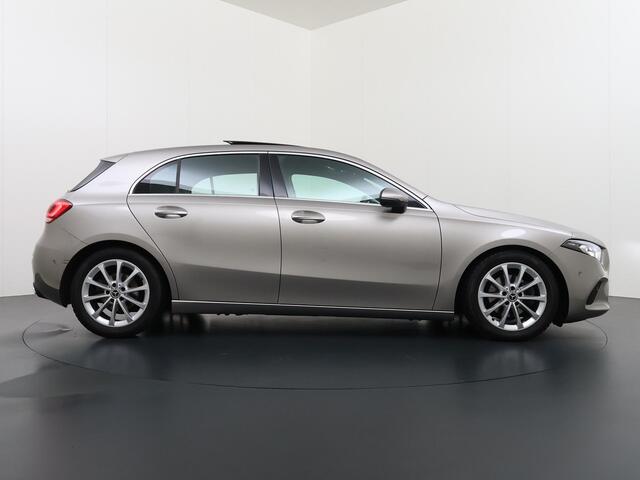Mercedes-Benz A-KLASSE 180 Business Solution Luxury | Panoramadak| Memorypakket | Zwart leder | Sfeerverlichting