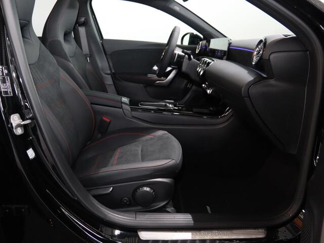 Mercedes-Benz A-KLASSE 250 e Business Solution AMG | Panoramaschuifdak | Stoelverwarming | Achteruitrijcamera | MULTIBEAM LED |