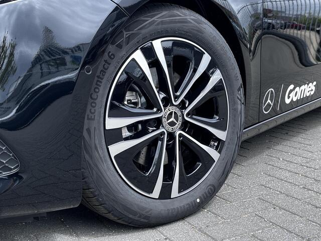 Mercedes-Benz A-KLASSE 180 Star Edition Luxury | Panoramadak | Dodehoekassistent | Donkergetint Glas Achter | Sfeerverlichting | Stoelverwarming | Parkeersensoren | Achteruitrijcamera | Elektrisch Inklapbare Buitenspiegels