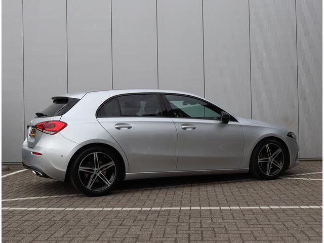 Mercedes-Benz A-KLASSE 220 Launch Edition | Widescreen | Camera | Org. NL
