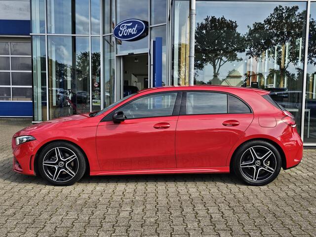 Mercedes-Benz A-KLASSE 180 Business Solution AMG Night Upgrade Zéér luxe | Alcantara leder | Stoelverwarming | Achteruitrijcamera | Full led | Virtual cockpit | etc.