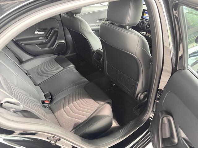 Mercedes-Benz A-KLASSE 250 e Star Edition | Distronic | Apple CarPlay | Achteruitrijcamera | Stoelverwarming |