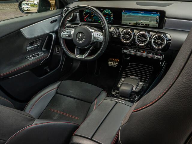Mercedes-Benz A-KLASSE 250e Business AMG ORG NL PANO NIGHT CAMERA STOELVERW 18 INCH