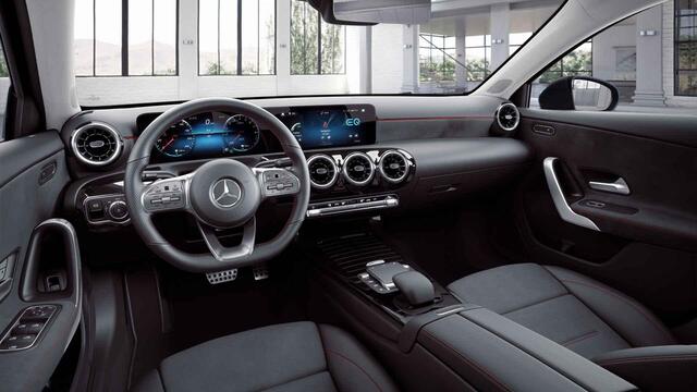 Mercedes-Benz A-KLASSE 250 e AMG Line | Apple carplay | 19 inch | Stoelverwarming |
