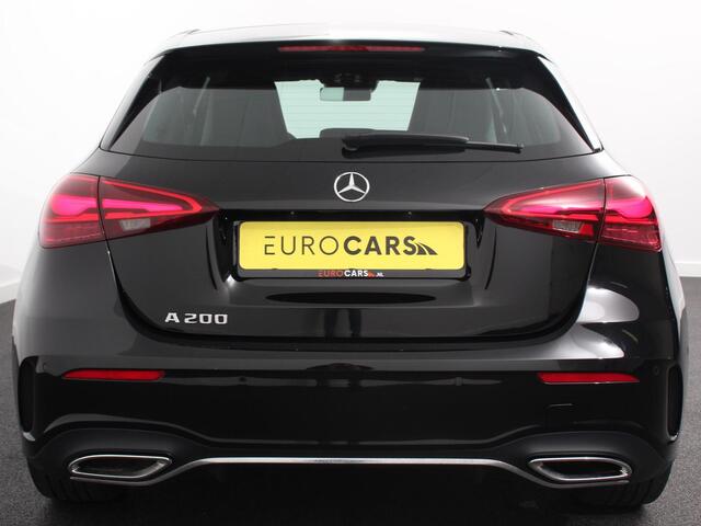 Mercedes-Benz A-KLASSE 200 Automaat AMG Line Navigatie Climate control Camera Parkeer sensoren Half Lederen Bekleding Led Cruise Control adaptive LM Velgen Dab Led