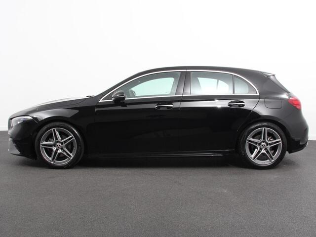 Mercedes-Benz A-KLASSE 200 Automaat AMG Line Navigatie Climate control Camera Parkeer sensoren Half Lederen Bekleding Led Cruise Control adaptive LM Velgen Dab Led