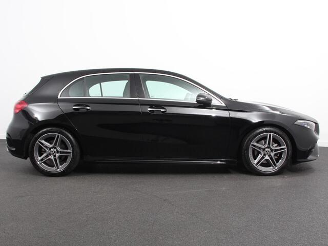 Mercedes-Benz A-KLASSE 200 Automaat AMG Line Navigatie Climate control Camera Parkeer sensoren Half Lederen Bekleding Led Cruise Control adaptive LM Velgen Dab Led