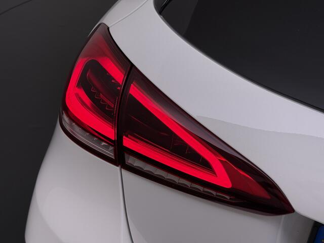 Mercedes-Benz A-KLASSE 250 AMG line | Pano Memory Multibeam Distronic