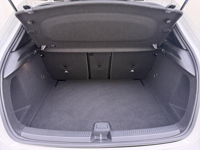 Mercedes-Benz A-KLASSE 250 AMG line | Pano Memory Multibeam Distronic