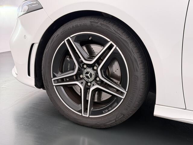 Mercedes-Benz A-KLASSE 250 AMG line | Pano Memory Multibeam Distronic