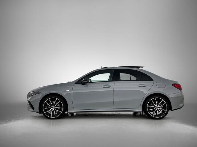 Mercedes-Benz A-KLASSE Limousine 250 e Business Solution AMG | Panorama dak | Trekhaak