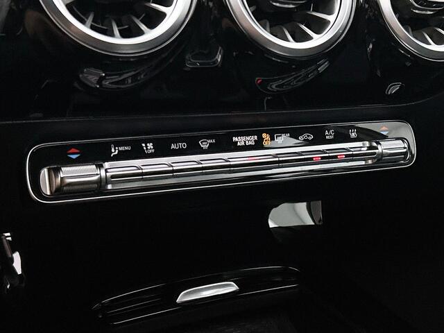 Mercedes-Benz A-KLASSE Limousine 250 e Business Solution AMG | Panorama dak | Trekhaak