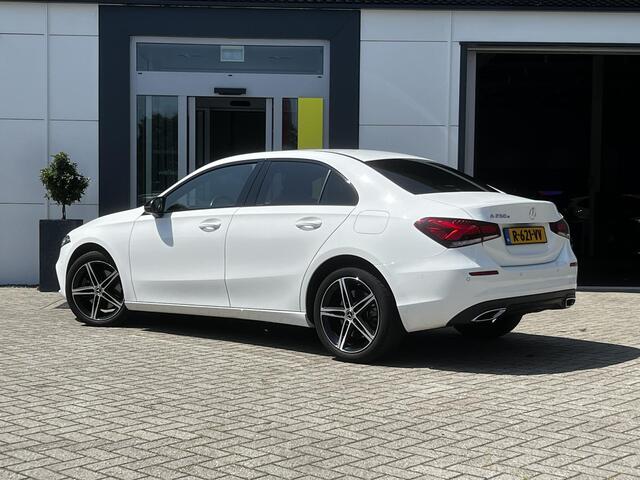 Mercedes-Benz A-KLASSE 250 e Premium Plus | Camera achter | Night pakket |