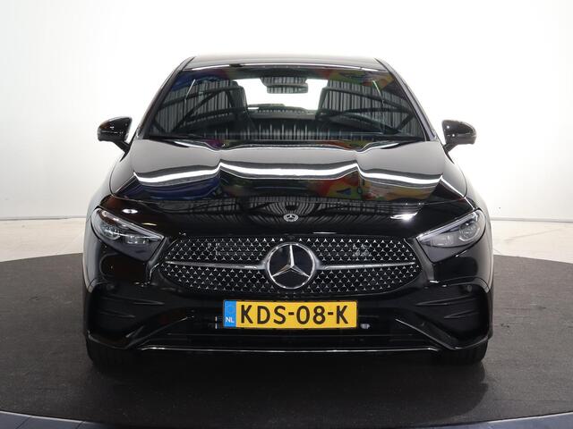 Mercedes-Benz A-KLASSE 250e Business Solution AMG | Panoramaschuifdak | Head-up display | Premium Plus | Stoelverwarming | 360° camera |