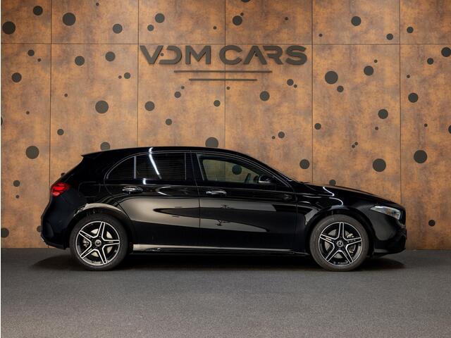Mercedes-Benz A-KLASSE 250 e Star Edition AMG Line | Nightpakket | Achteruitrijcamera | KEYLESS-GO | Ambient Lighting |
