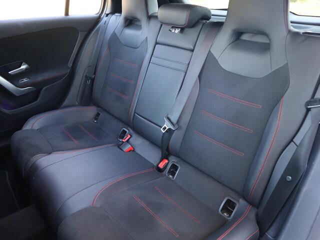 Mercedes-Benz A-KLASSE 180 AMG Line