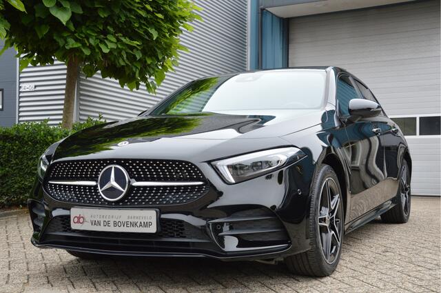 Mercedes-Benz A-KLASSE 250 e AMG Line PANORAMADAK | NIGHT-PAKKET | SFEERVERL | KEYLESS | TREKHAAK | MULTIBEAM | CAMERA | ENZ