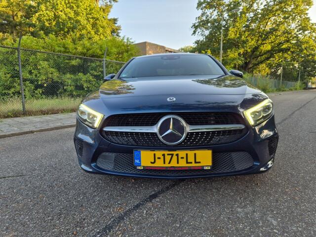 Mercedes-Benz A-KLASSE 180 D BUSINESS Edison - Autm. - Sedan