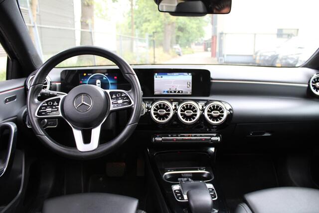 Mercedes-Benz A-KLASSE 180 Progressive | Head up - Panorama | Virtual Cockpit