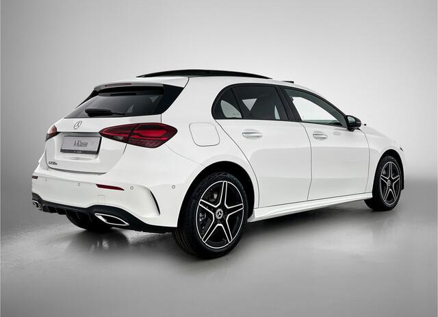 Mercedes-Benz A-KLASSE 250 e Business Solution AMG | Nightpakket | Panoramaschuifdak | Multibeam LED | Stoelverwarming voor | Smartphone Integratie | Sfeerverlichting |