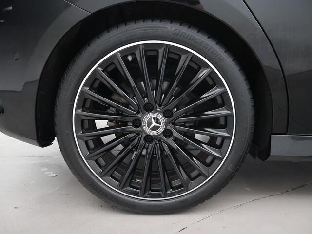 Mercedes-Benz A-KLASSE 180 STAR EDITION AMG LINE LIMITED + PANORAMA | SFEERVERLICHTING | 19 INCH LMV | CAMERA